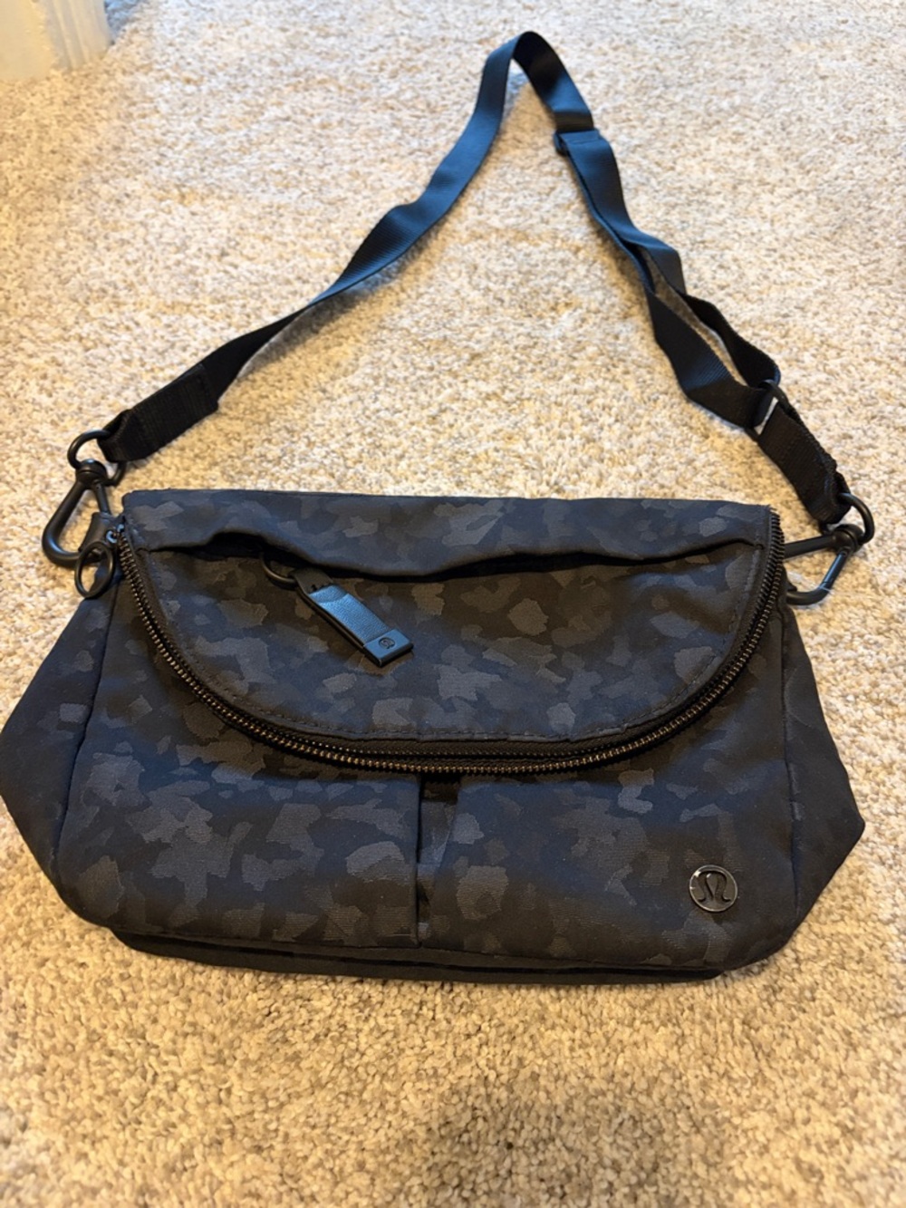 lululemon athletica Black Camo Messenger Crossbody Bag